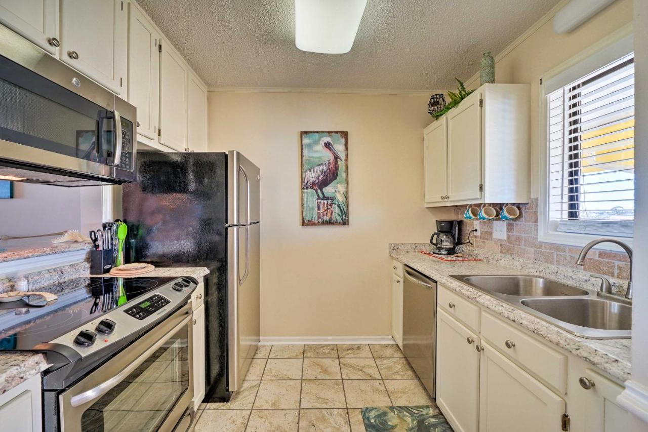 カロライナビーチBreezy Beach Retreat With 180-Degree Ocean Views!アパートメント エクステリア 写真
